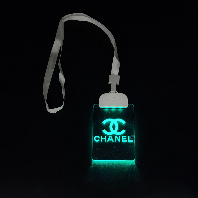 THẺ ĐEO PHÁT SÁNG