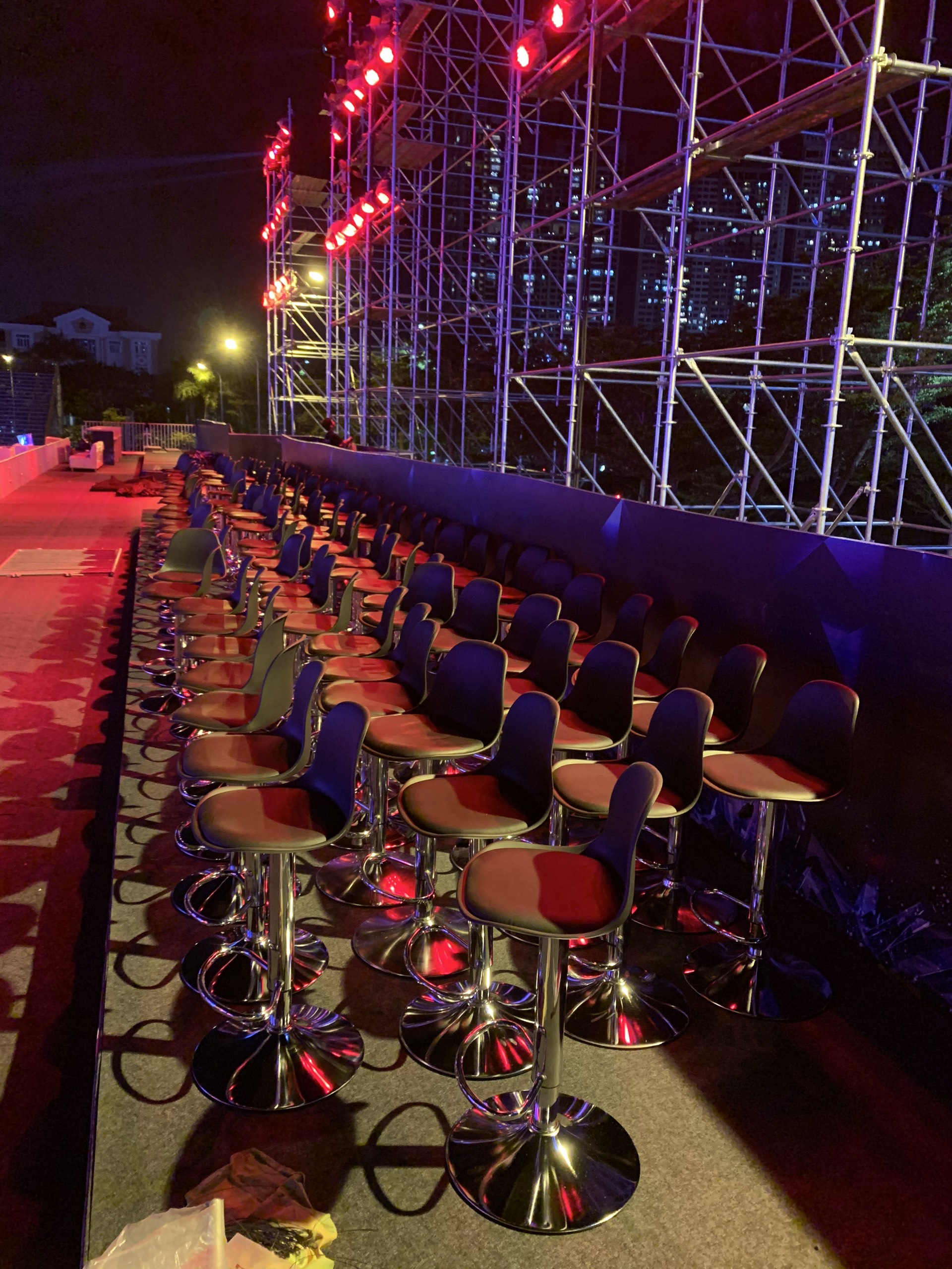 GHẾ BAR BỌC NỆM MÀU ĐEN